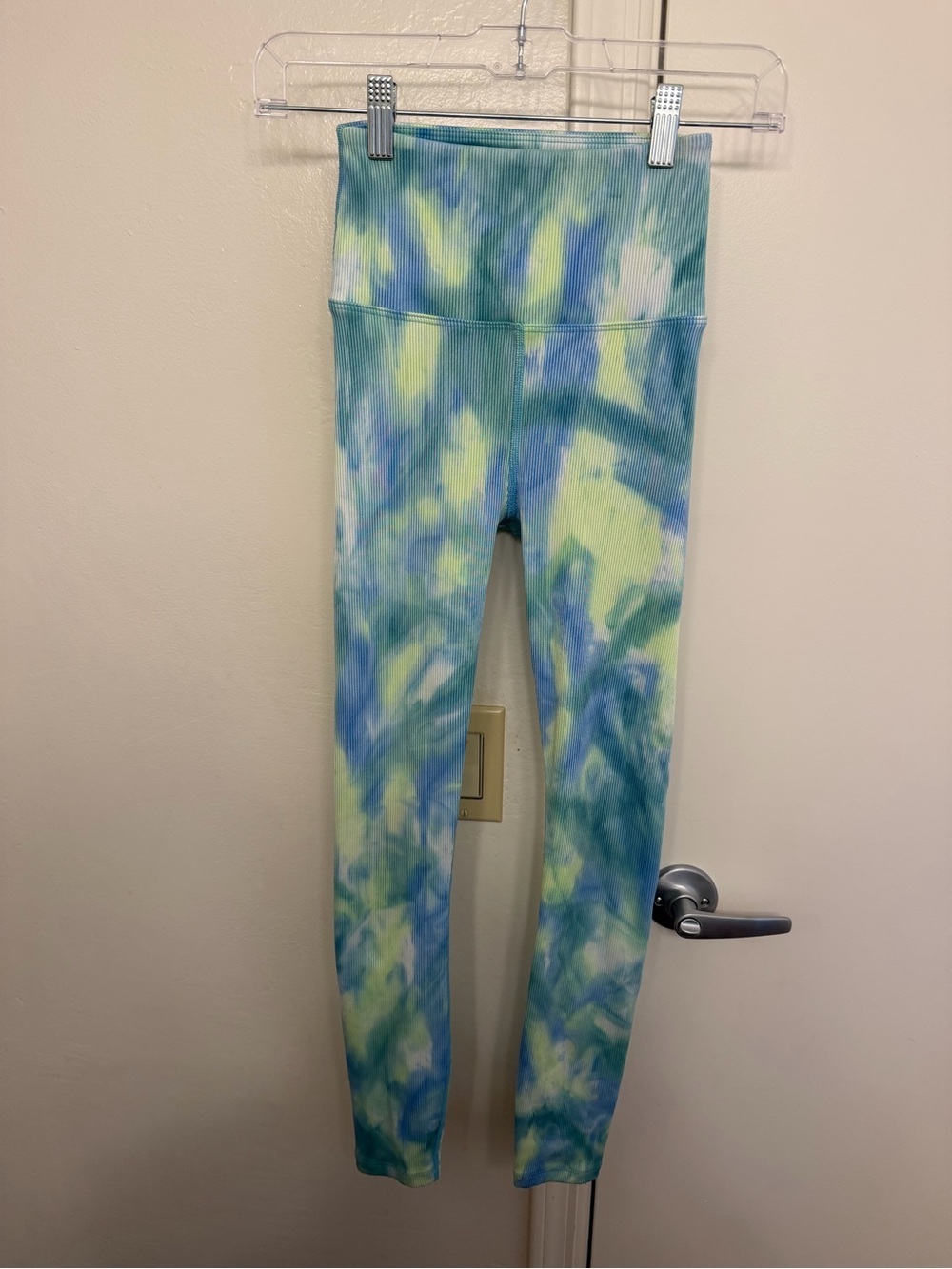 Carbon38 High-Rise Tie-Dye Leggings in Blue and Green Ribbed Size XS - Picture 3 of 8